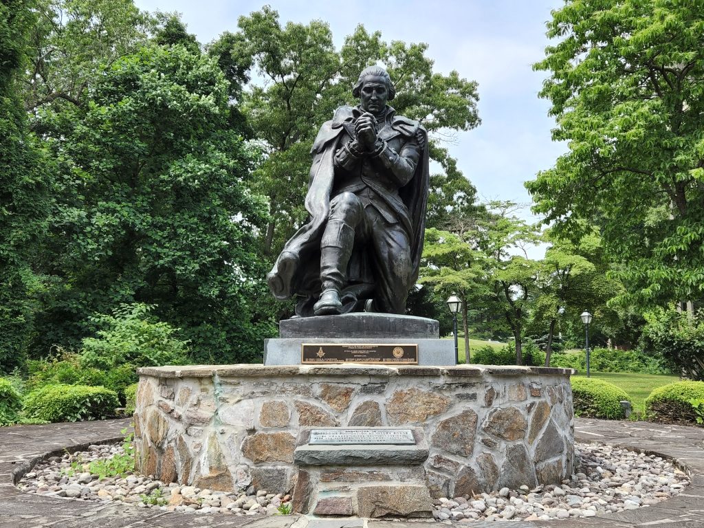 The George Washington in Prayer statue